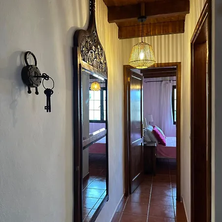 Cozy Canarian With Large And Sunny Garden Costa Teguise