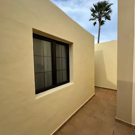 Cozy Canarian With Large And Sunny Garden *