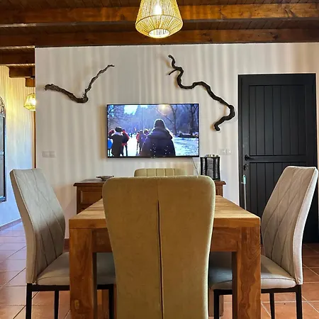 Cozy Canarian With Large And Sunny Garden Apartment Costa Teguise