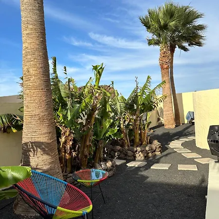 Cozy Canarian With Large And Sunny Garden *